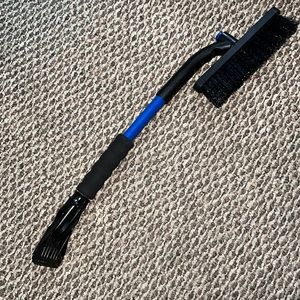 Ice scrapper and brush for car